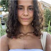 Laureata in Lingue e Culture Europee (110L), formata all'insegnamento, offre ripetizioni private di inglese, spagnolo, italiano a studenti delle scuole secondarie di secondo e primo grado nonché scuole primarie. Disponibile anche per aiuto compiti